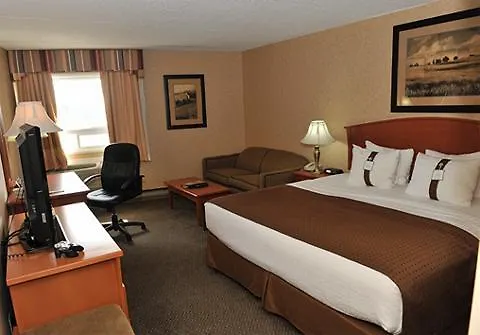 فندق هوليداي إن مطار كالجاري YYC