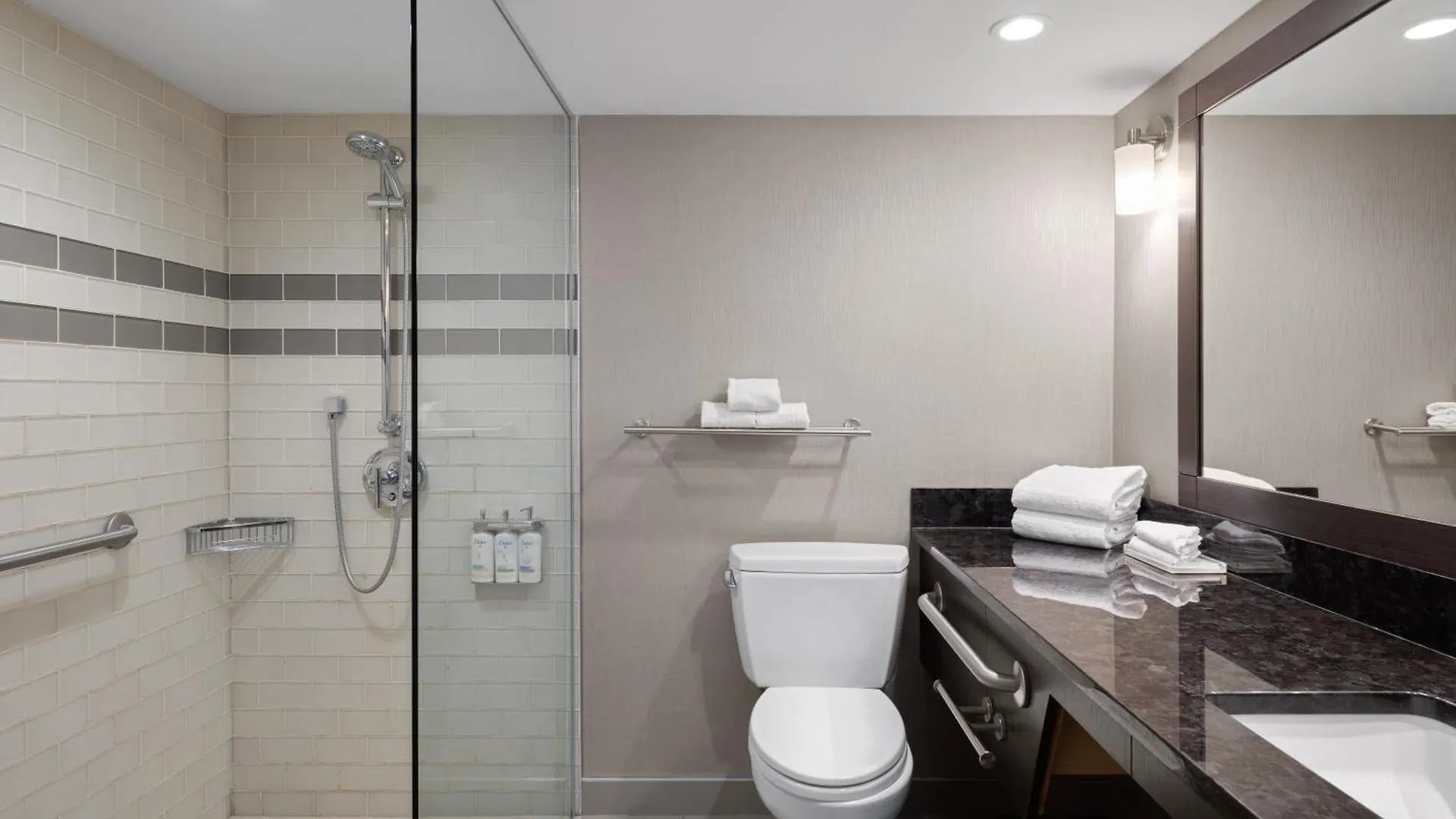 Holiday Inn Calgary Airport By Ihg 3*,
