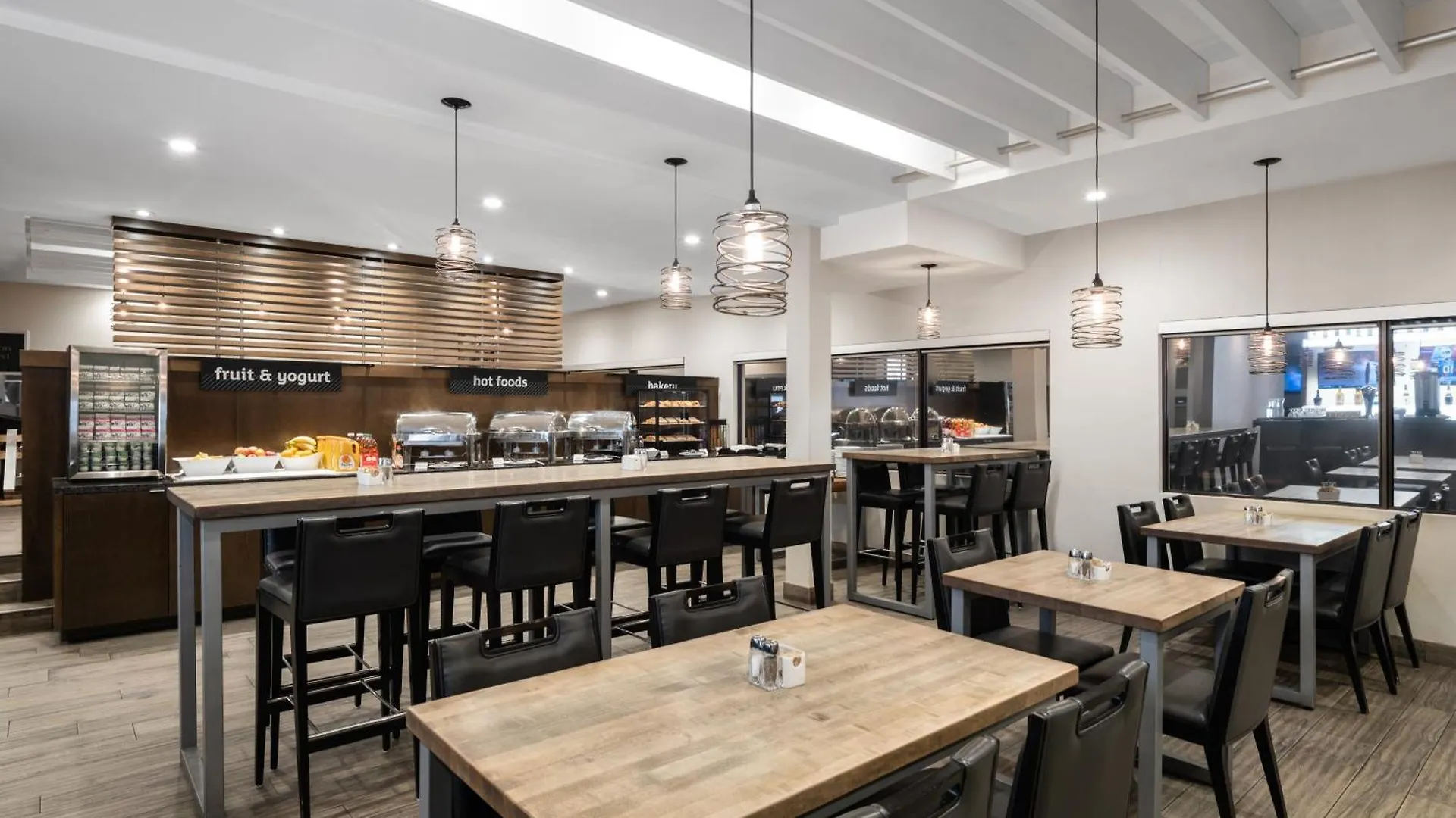 Hotel Holiday Inn Calgary Airport By Ihg