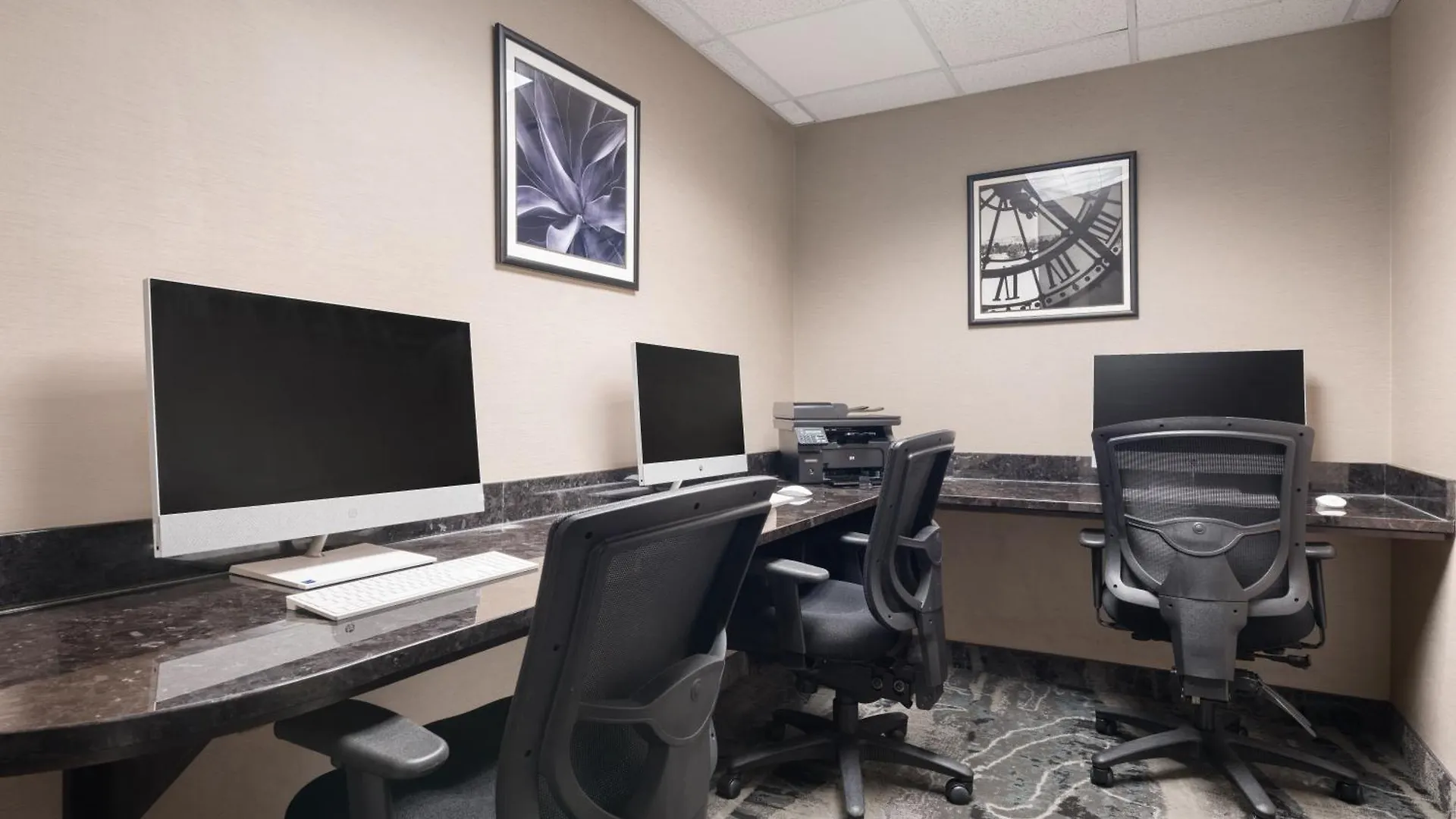 Holiday Inn Calgary Airport By Ihg Canada