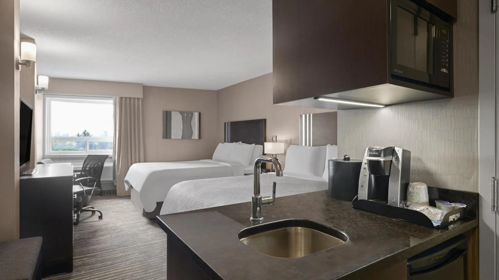 Holiday Inn Calgary Airport By Ihg 3*,  Canada