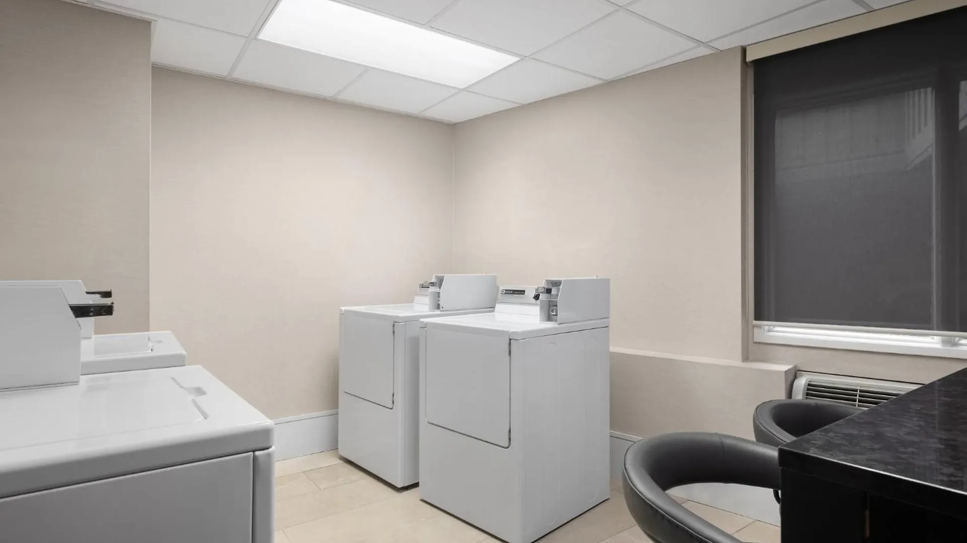 Holiday Inn Calgary Airport By Ihg Hotel