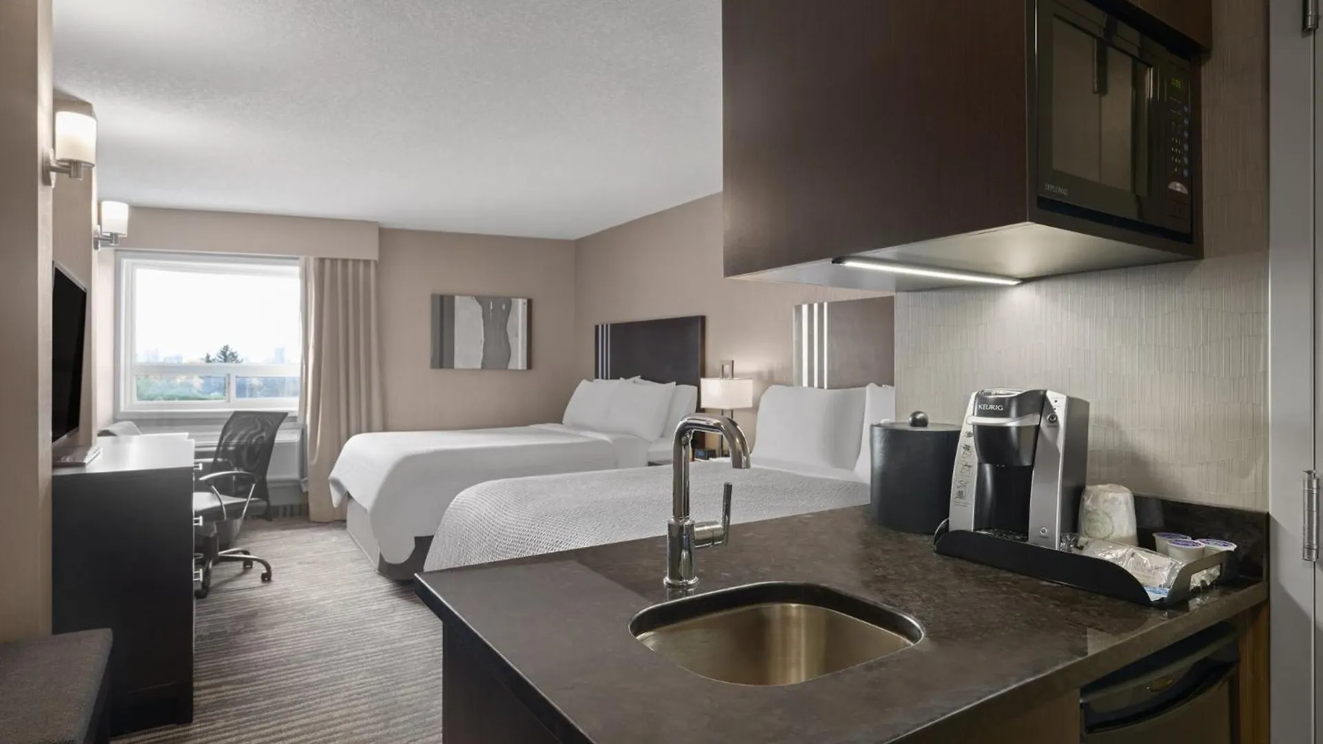 Holiday Inn Calgary Airport By Ihg Hotel