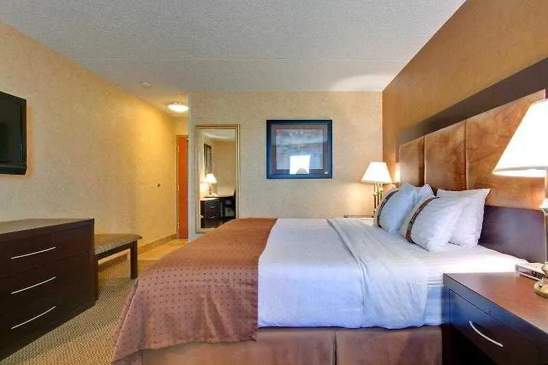 Holiday Inn Calgary Airport By Ihg Hotel
